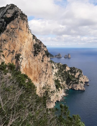 Hiking on the Island of Capri - Trekking Amalfi Coast